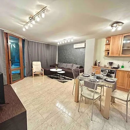 By The Sea Apartment Varna